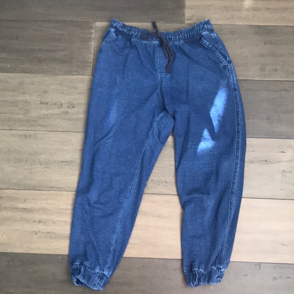 Cotton made joggers